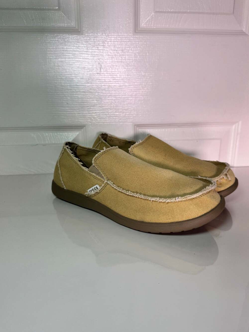 Crocs Santa Cruz Canvas Slip On Loafers Khaki Tan Men’s Size 10 (10128)